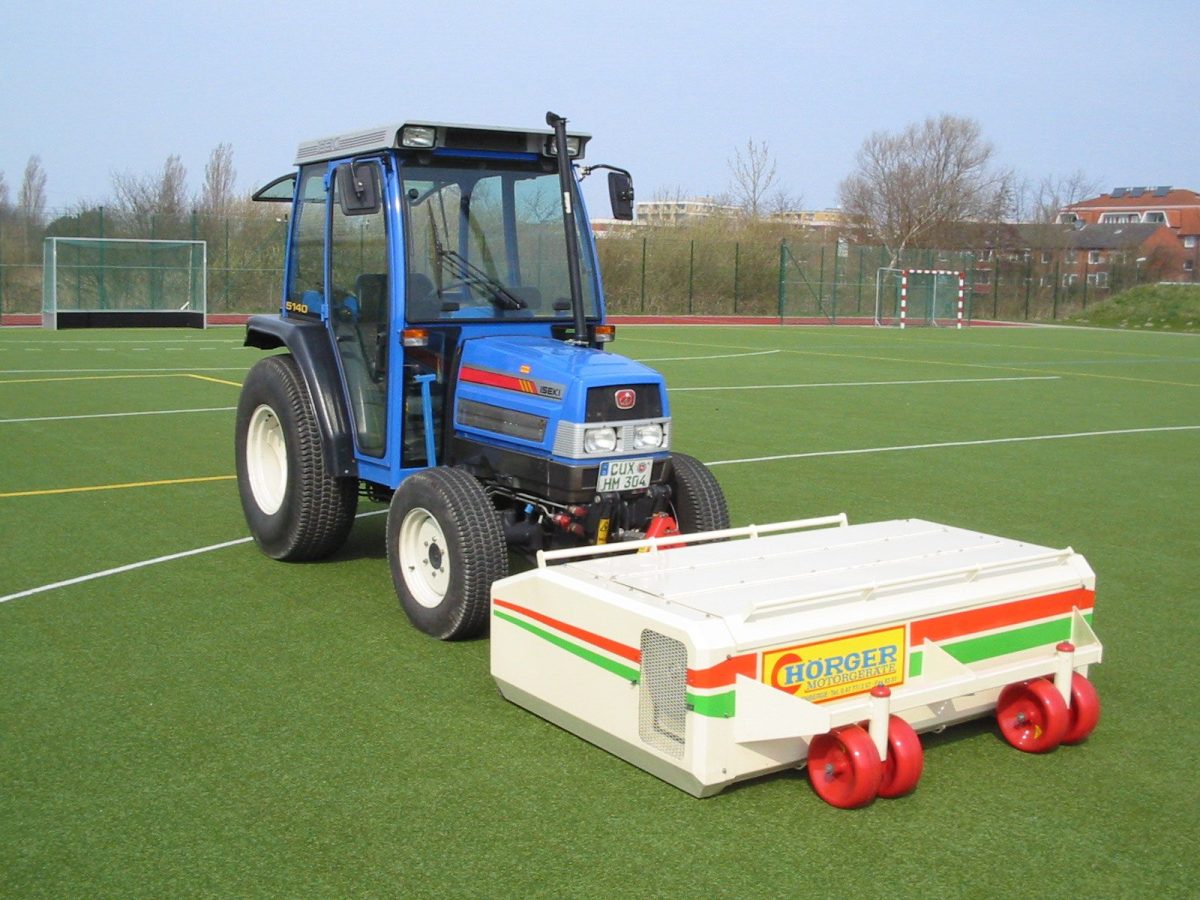 Hörger SKU Professional – čistilec umetne trave